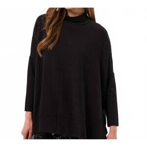 NEW FRENCH KYSS abstract print two tone poncho in black